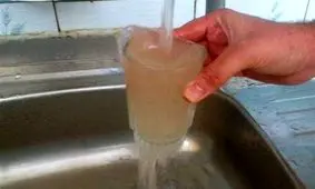 تلخی و و بوی بد آب در برخی مناطق ایلام امکان استفاده از«آب شُرب‌» را ناممکن کرد