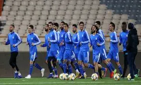 برگزاری تمرین استقلال با حضور پشه‌های مزاحم!/ منشا و 2 محروم هم تمرین کردند