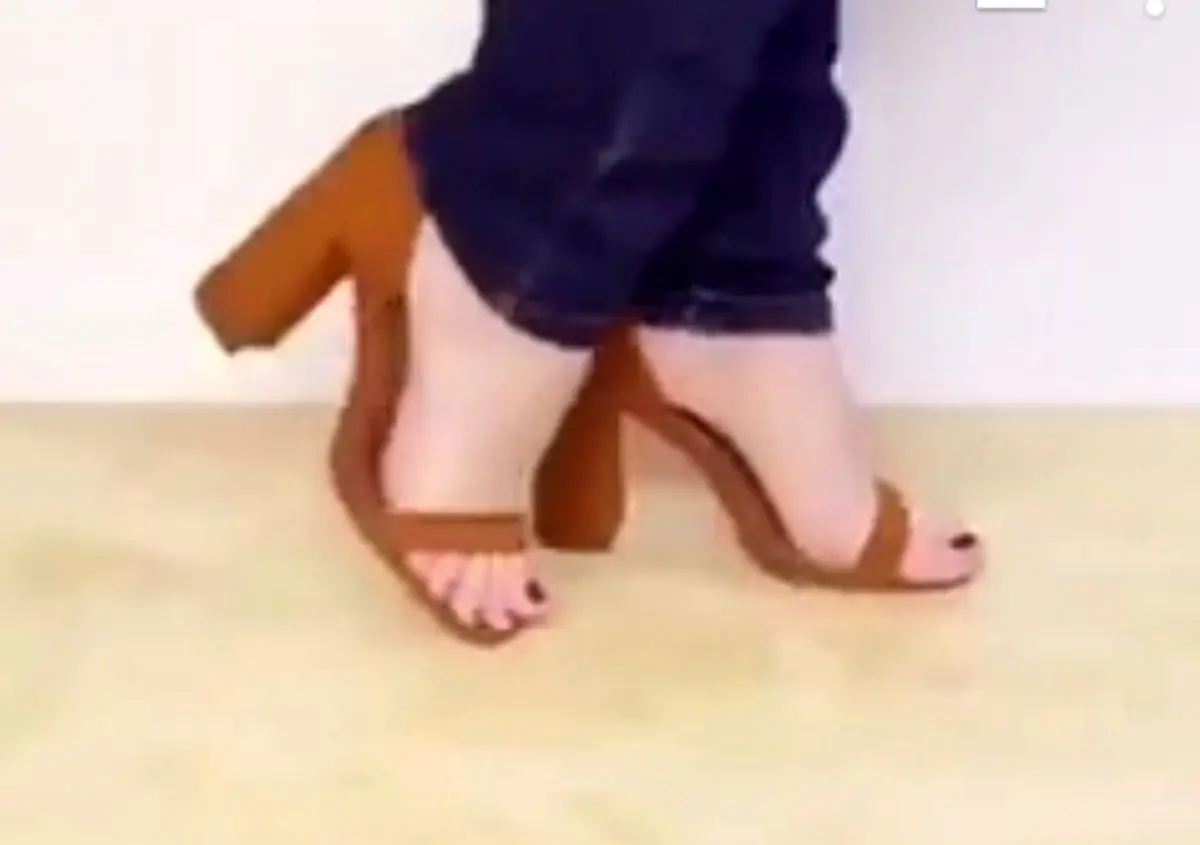 یک ایده‌ی خلاقانه برای رفع مشکل لیز بودن کفش های مجلسی