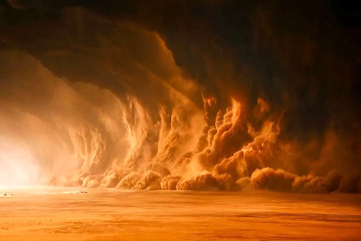 طوفان‌های گرد و غبار آب مریخ را می‌بلعند