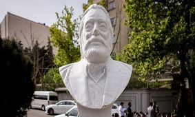 سردیس مرحوم مشایخی به کارگاه بازگشت