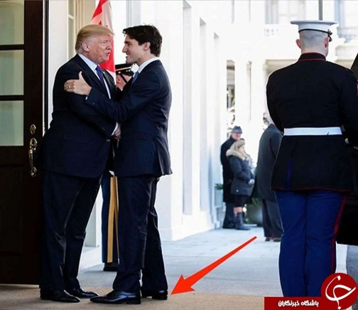 چگونه سیاستمداران از کفش‌هایشان برای قدرت‌نمایی استفاده می‌کنند؟