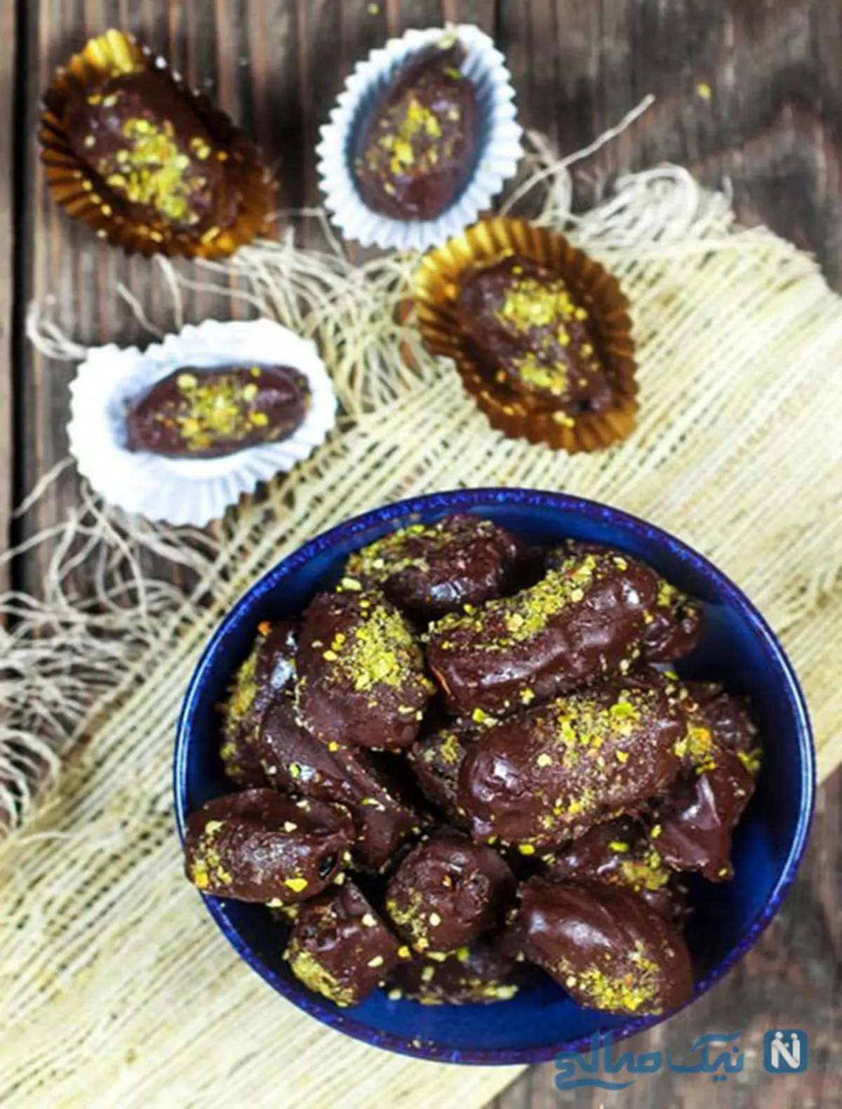 با خرمای مغز دار شکلاتی ها تا افطار پر انرژی بمانید +عکس