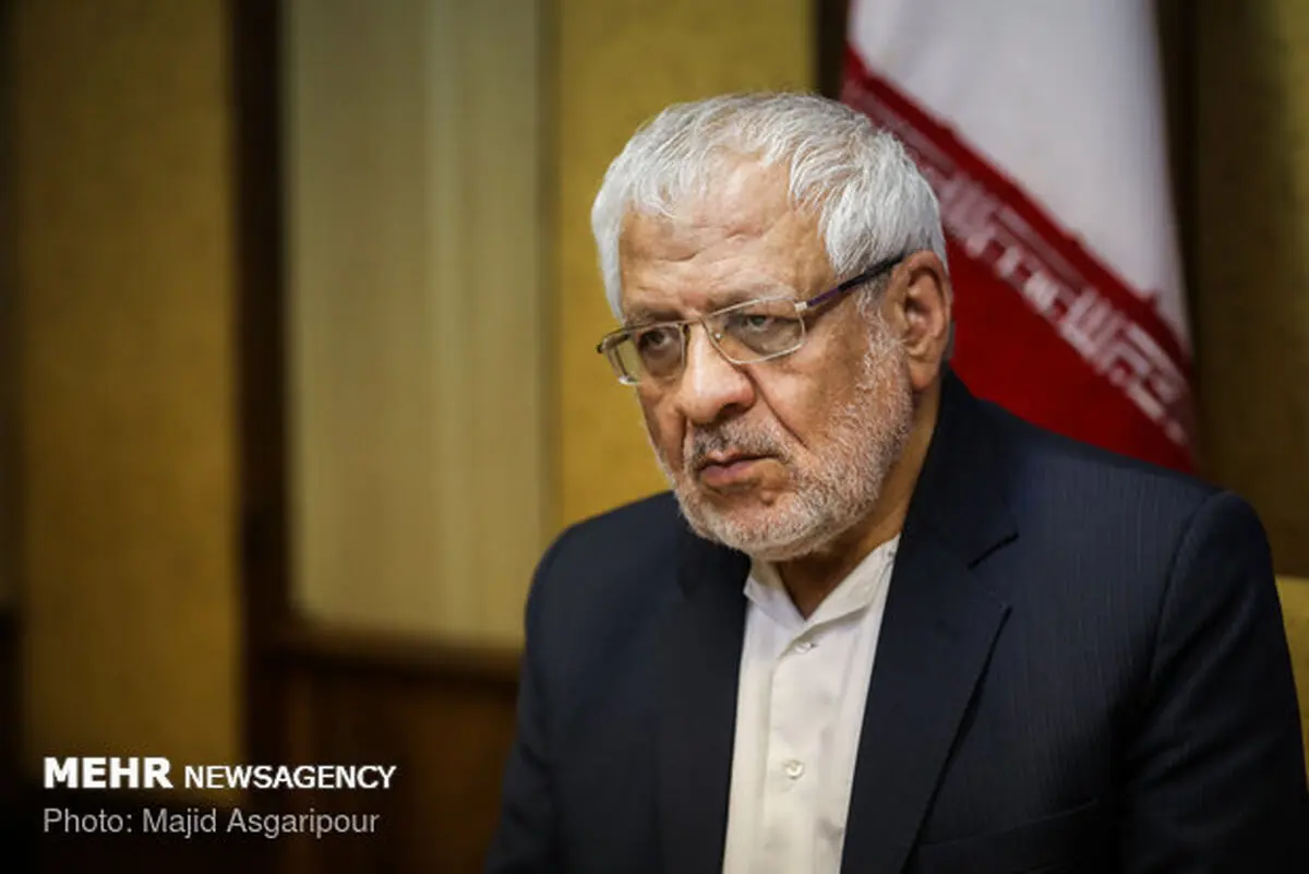 بادامچیان دفتر یادبود کشته‌شدگان حادثه «سریلانکا» را امضا کرد