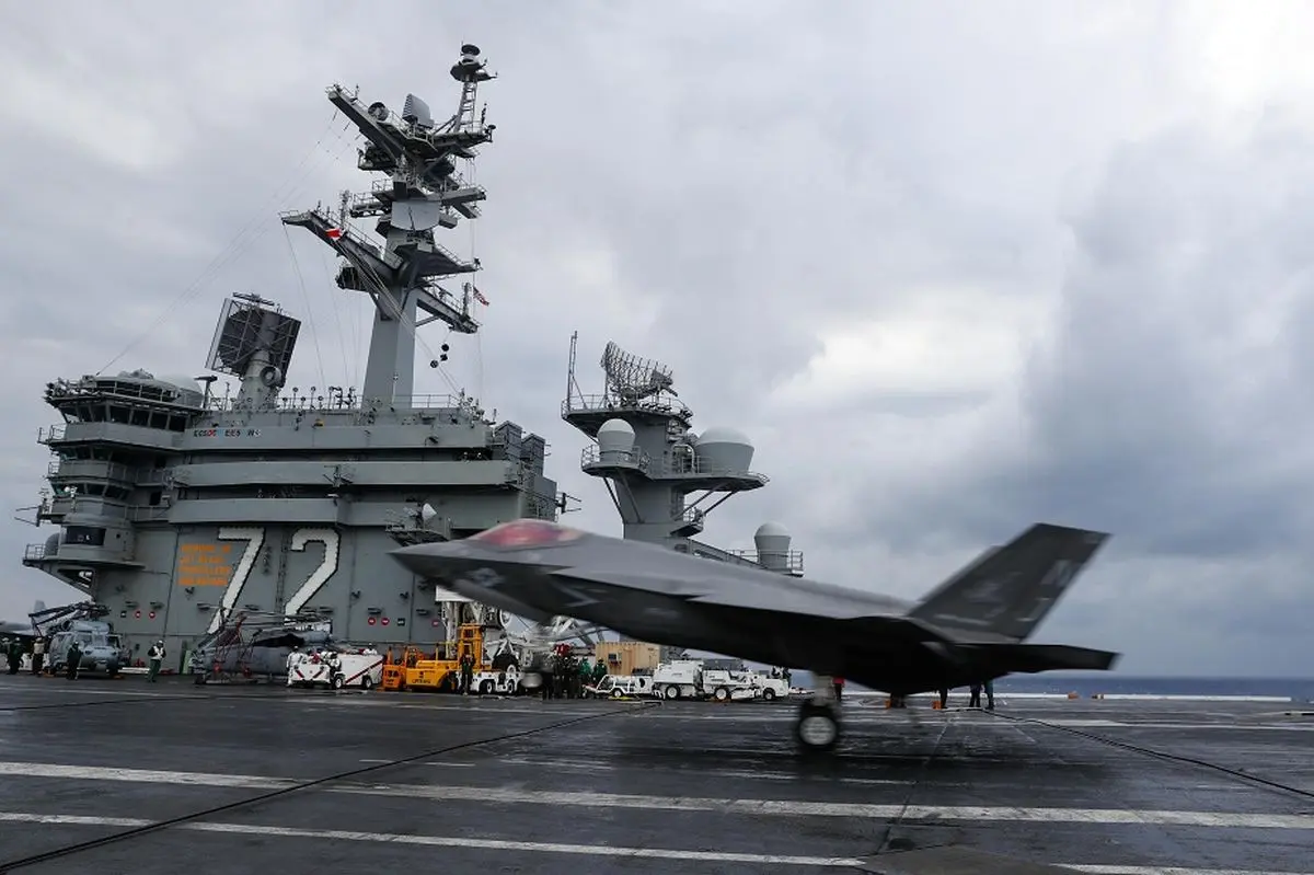 ناو هواپیمابر آبراهام لینکلن در خاورمیانه به دنبال چیست؟+فیلم