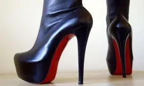 چگونه با کفش‌های پاشنه بلند راحت‌تر راه برویم؟