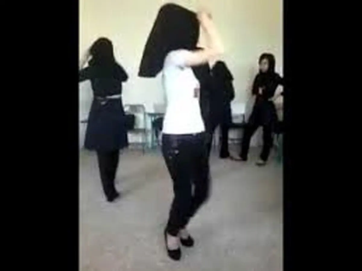 رقص با موزیک‌غیرمجاز در مدارس و جنجال‌های حقیقی‌ و مجازی آن+ویدئو
