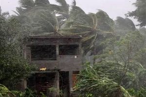 روستای تولون گرمی به دلیل طوفان و تگرگ خسارات زیادی را متحمل شد