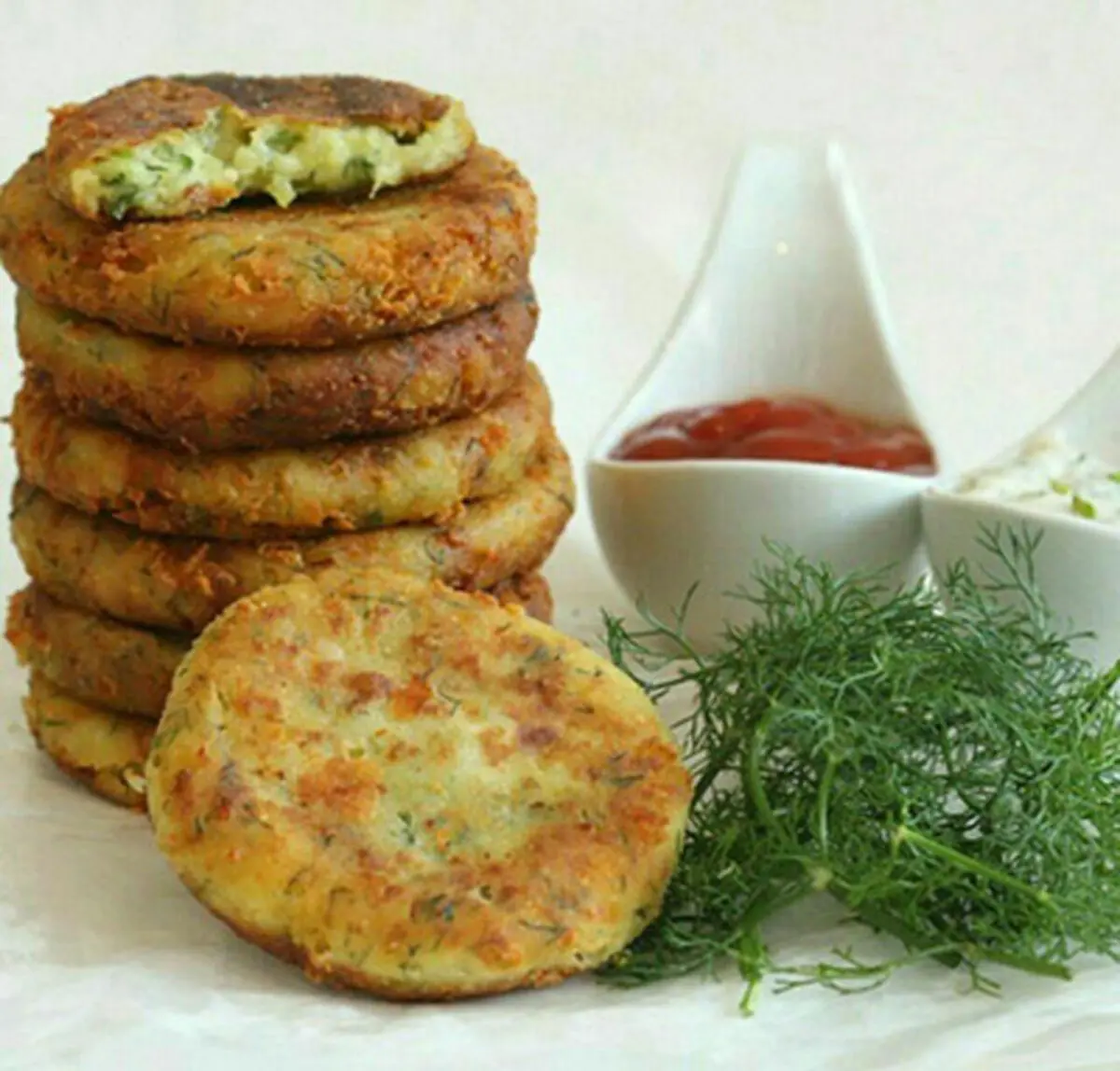 پنکیک سیب زمینی و پنیر چدار