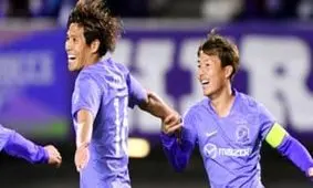 پیروزی تیم ژاپنی با گل به خودی حریف چینی و داوری فغانی