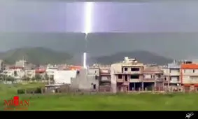 لحظه وقوع رعدوبرق در مریوان