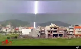 لحظه وقوع رعدوبرق در مریوان
