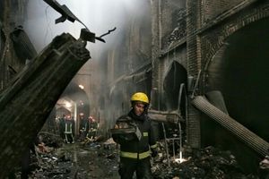 آتش ۲۰ میلیارد تومان به بازار تاریخی تبریز خسارت وارد کرد/ آتش نشانی فردا علت را اعلام می کند