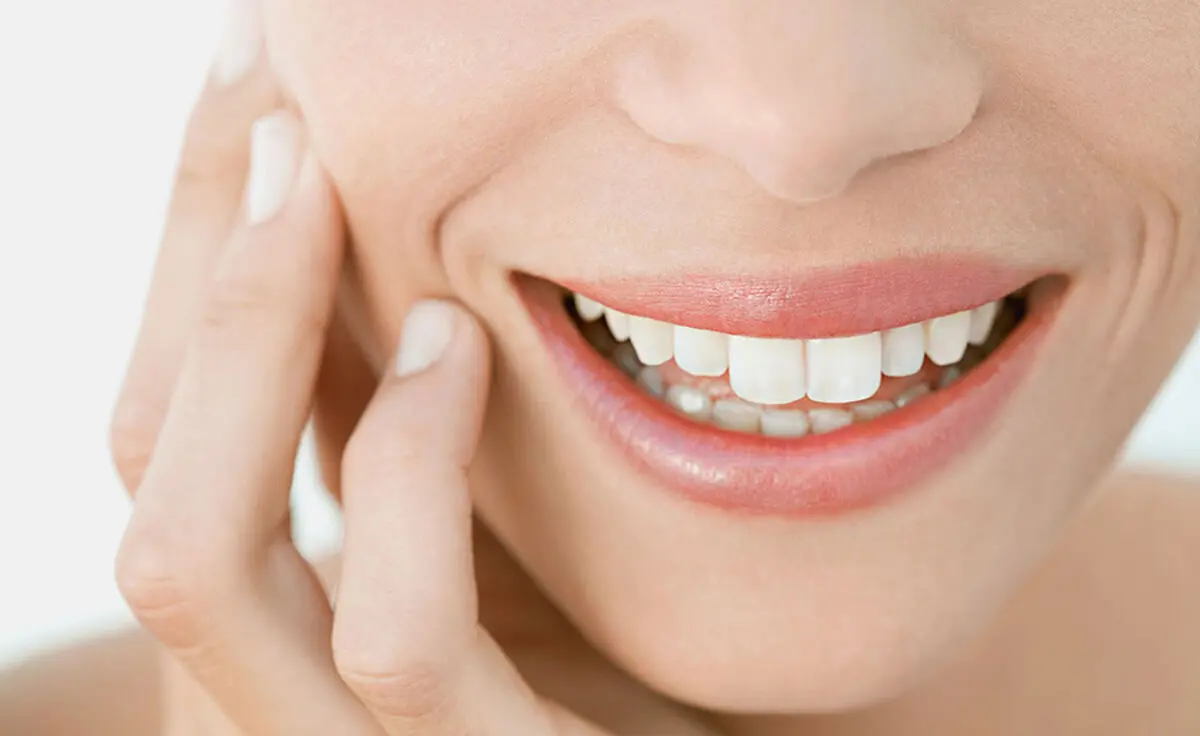 رفع چین و چروک دور لب و خط خنده با یک ماسک طبیعی