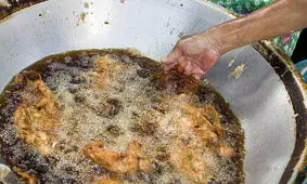 آشپزی که 50 سال دست خودش را پخت