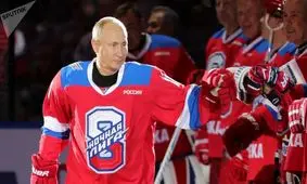 زمین خوردن ولادیمیر پوتین در یک بازی دوستانه هاکی روی یخ