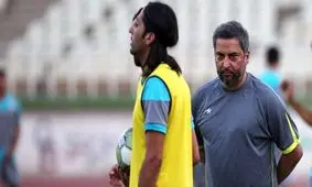 میناوند: برخی پیشکسوتان از این مساوی خوشحالند/بازیکنان ماشین وقت تلف می‌کردند