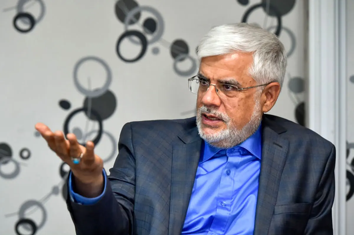 عارف به حواشی غیبتش در افطاری رئیس جمهور پاسخ داد/ اهل قهر نیستم