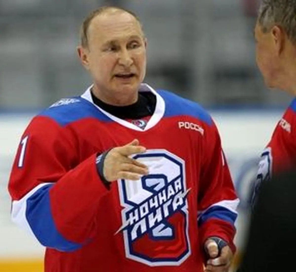 زمین خوردن پوتین در هاکی +تصاویر