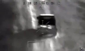 تعقیب و گریز بالگرد آپاچی و کامیون و شلیک موشک+ویدئو