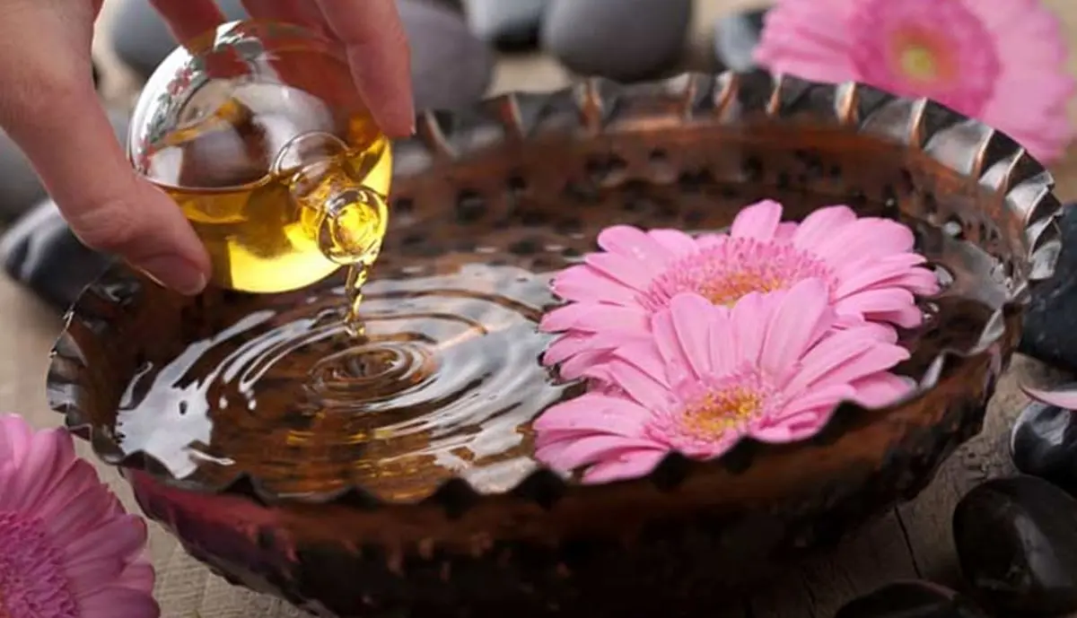 خواص روغن چوب صندل برای سلامتی و نحوه استفاده از آن