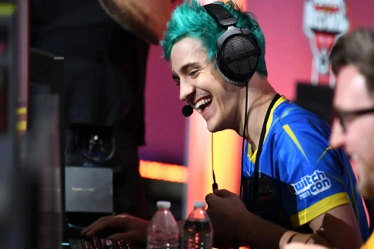 مشهورترین استریمر دنیا به احترام روزه‌داران دوربینش را خاموش کرد