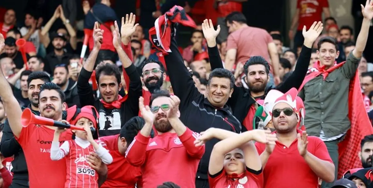 5 هزار پرسپولیسی در ورزشگاه/ شعار قهرمانی سرخ‌ها سر داده شد