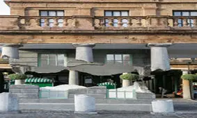 تصاویر خانه‌ای که در هوا معلق است!!