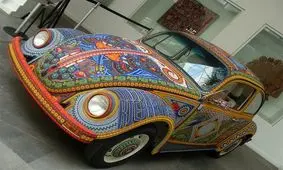تزئین لاکچری فولکس واگن با ۲ میلیون شیشه رنگی! + تصاویر