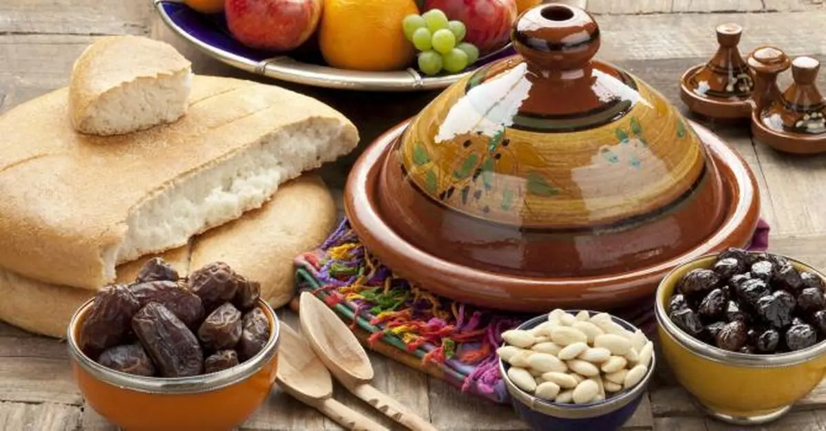 مصرف روزی ۱۰ عدد خرما در ماه مبارک رمضان چه فایده‌ای برای بدن دارد؟