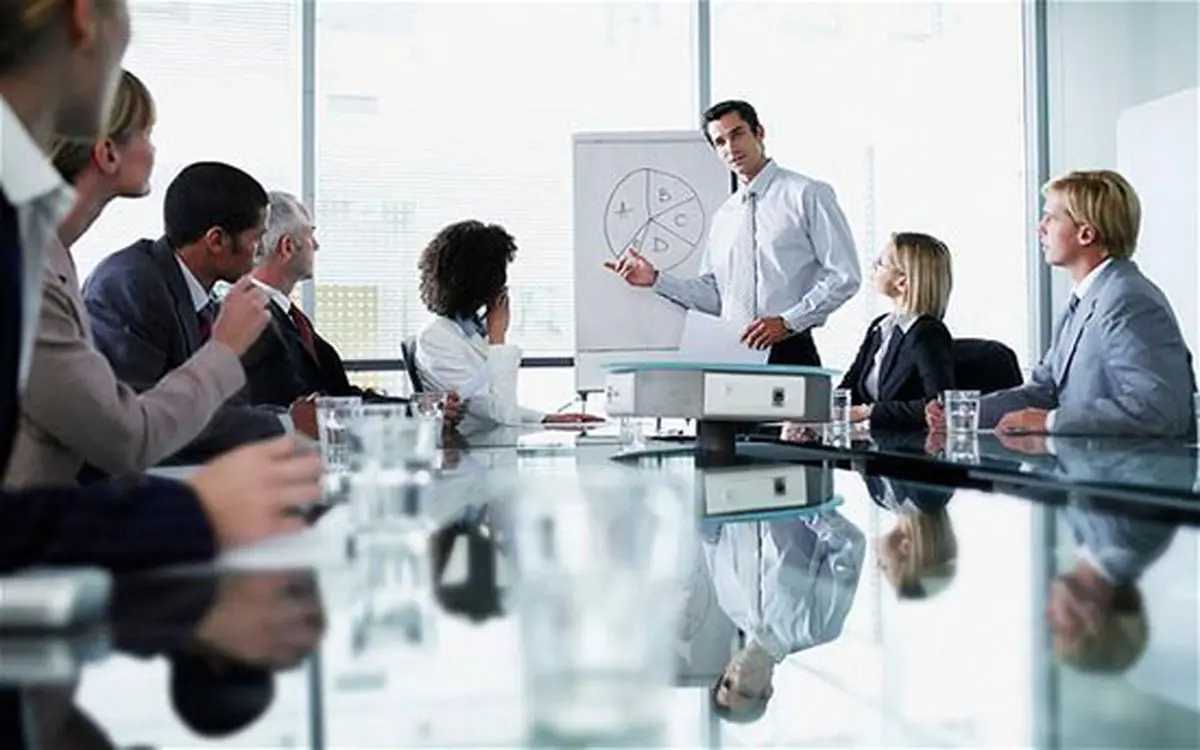 چکار کنیم تا در محیط کارمان موفق باشیم؟