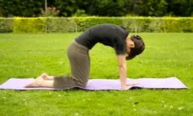 یوگا کمر درد را کاهش می‌دهد