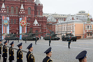 نمایش قدرت ارتش روسیه با رژه نیروهای مسلح + فیلم