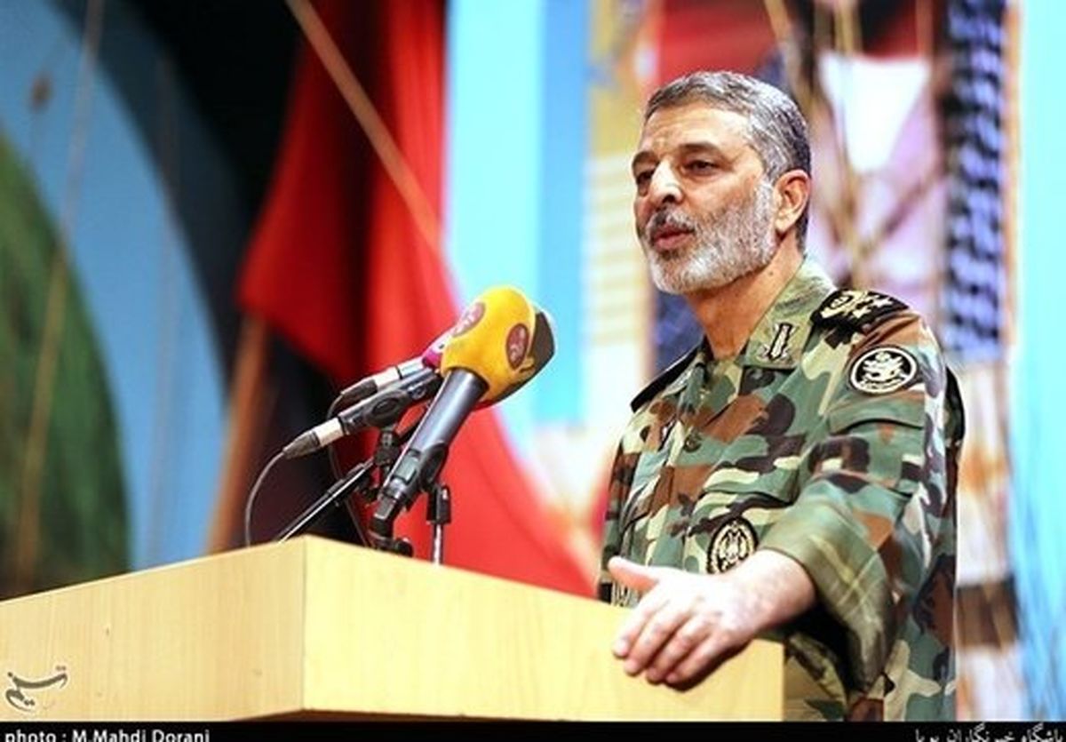 تاکید سرلشکر موسوی بر تحول کیفی در گزینش ارتش/ کارکنان ارتش آماده فداکاری در راه آرمانها هستند