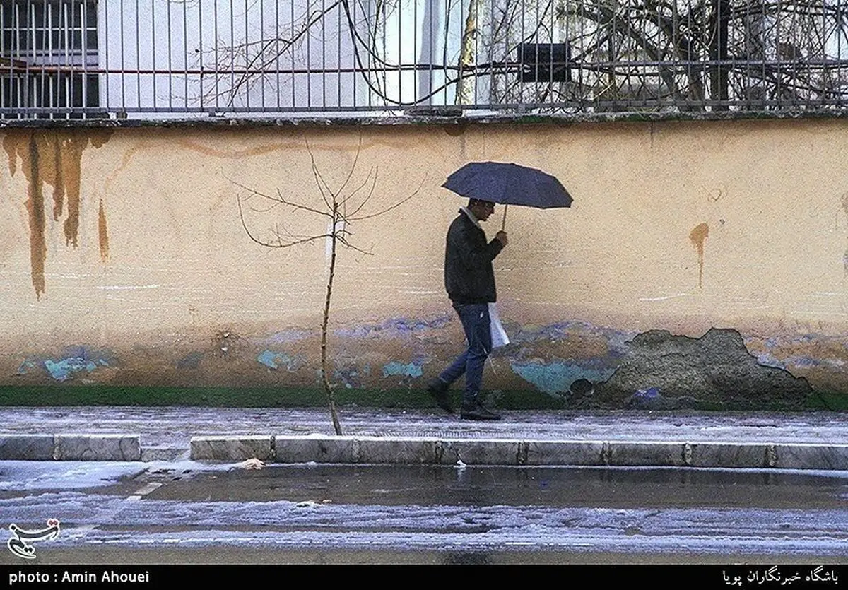 بارش "باران و تگرگ" همراه با رعدوبرق در تهران و بسیاری از استان‌های کشور