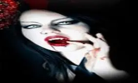 این زن دراکولا متولد شده