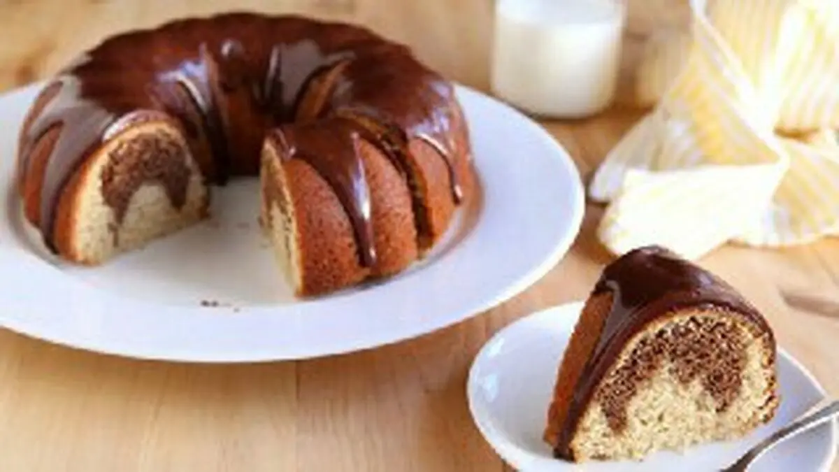 طرز تهیه کیک بادام زمینی دو رنگ