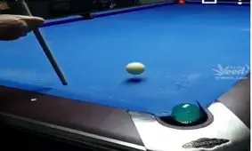 بیلیارد باز حرفه ای