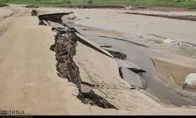 بارش باران موجب جاری شدن سیلاب در مشهد اردهال کاشان شد