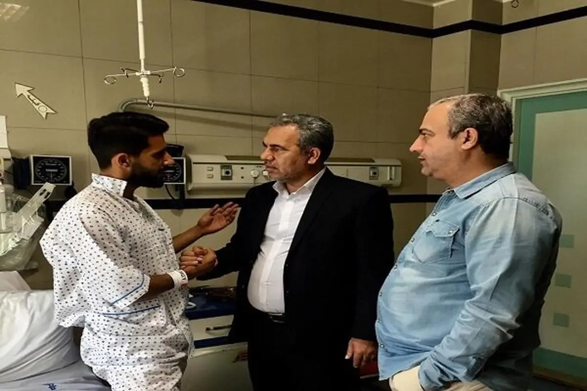 دیدار مدیرعامل باشگاه پرسپولیس با بشار رسن پیش از عمل جراحی