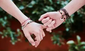 مرگ یک دوست نزدیک بیش از آنچه تصور می‌شود بر روحیه تاثیر می‌گذارد