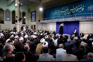شرح حدیث نقش بسته بر حسینیه امام خمینی در دیدار مسئولان با رهبری