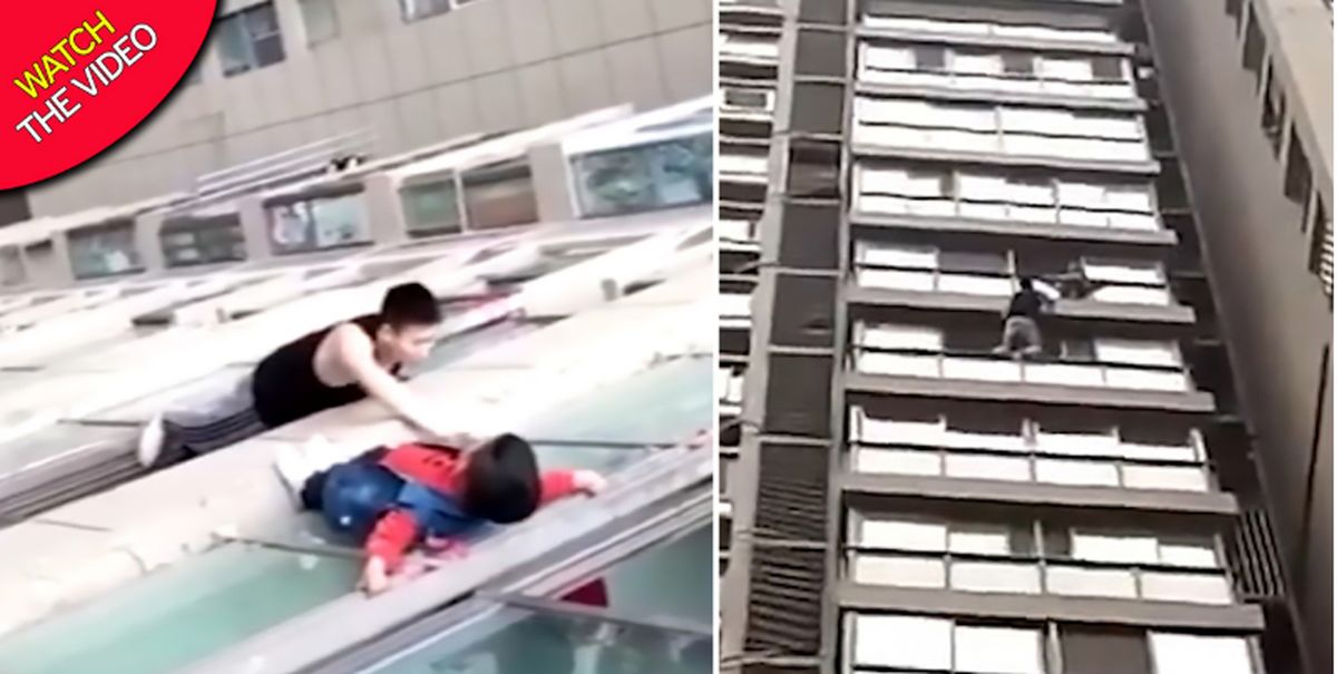 لحظه وحشتناک رفتن کودک به لبه پنجره طبقه ۱۳ آپارتمان +فیلم