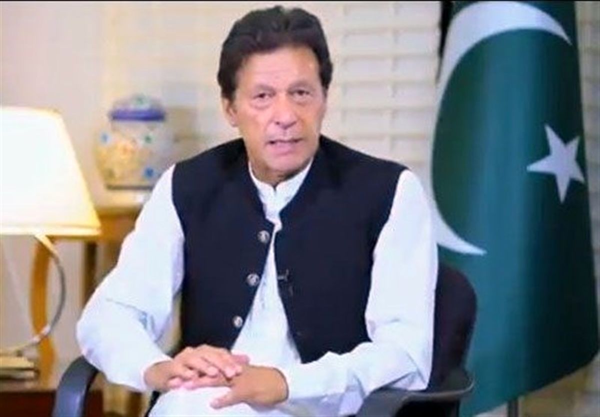 عمران خان: آمریکا پولهای بلوکه شده را به طالبان بدهد