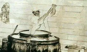 این مرد ایرانی اولین بستنی را به ایران آورد 