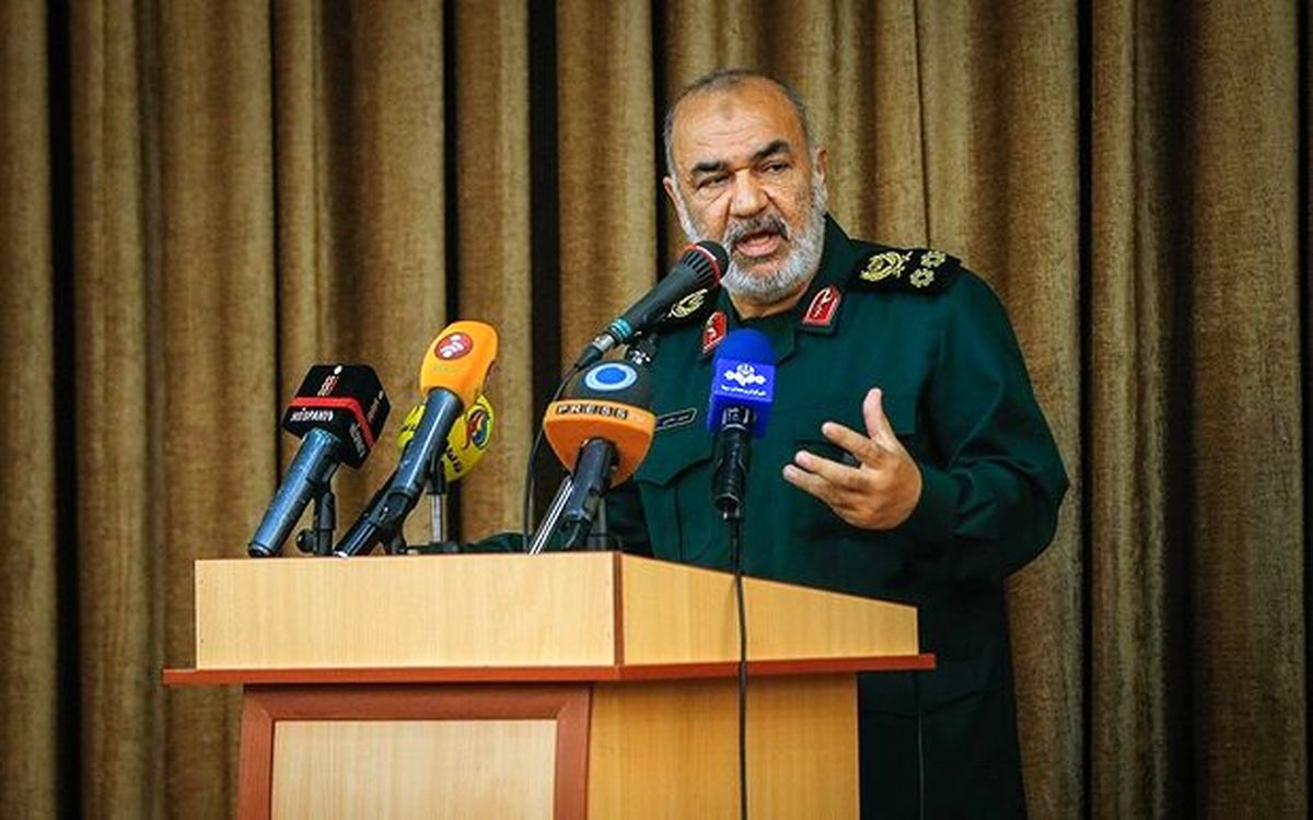 فرمانده کل سپاه: دشمنان سعی در شکستن ثبات قدم ملت ایران دارند
