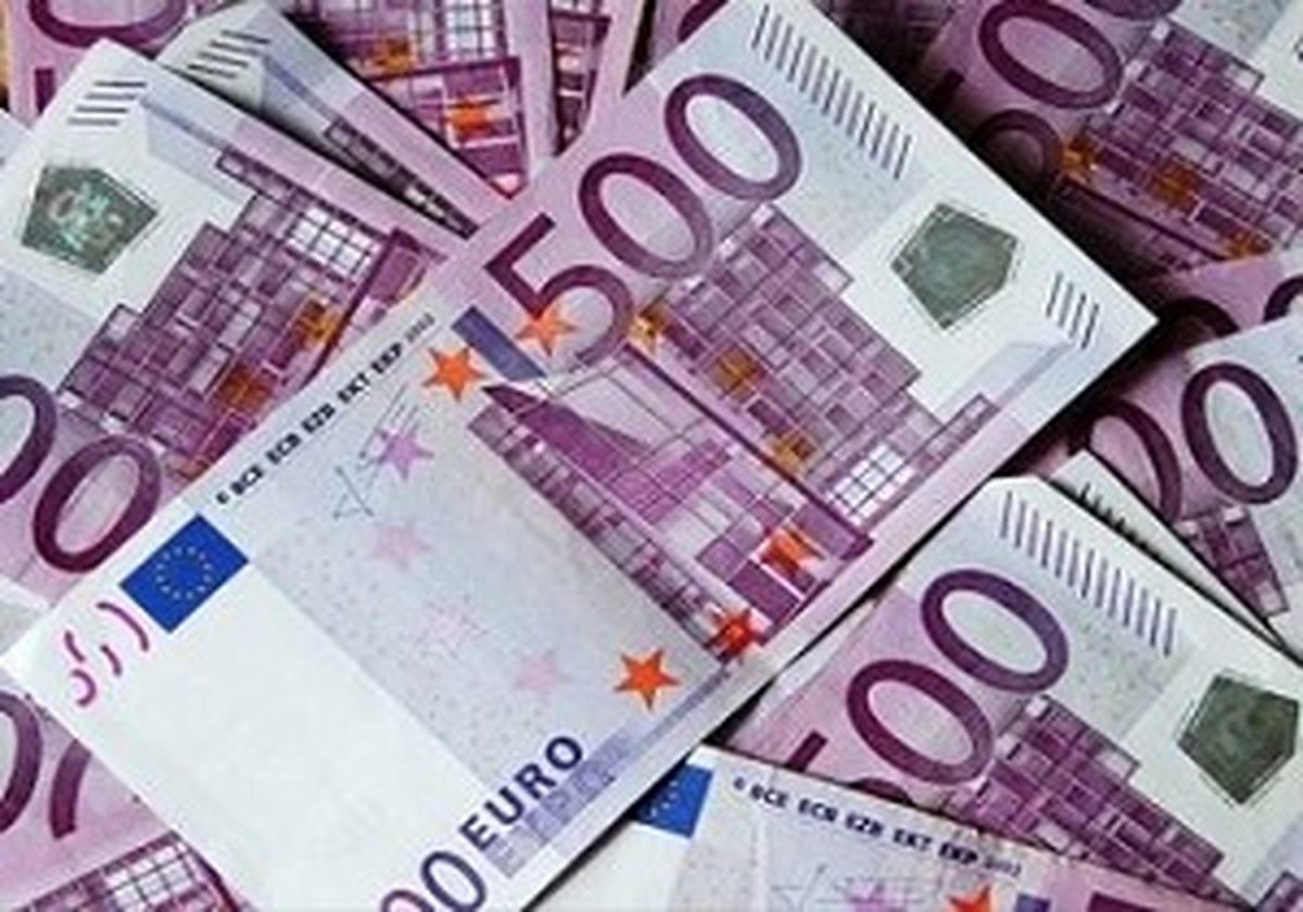 نرخ ۴۷ ارز بین بانکی در (۹۸/۲/۲۶) / بهای رسمی پوند و یورو کاهش یافت