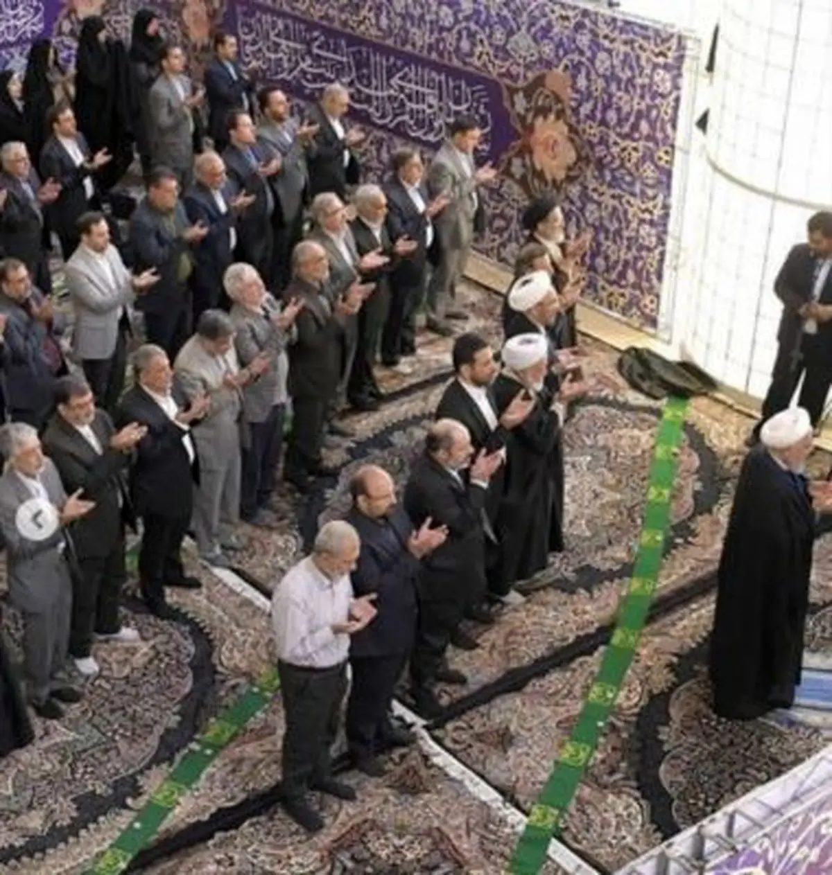 کدام اصولگرایان پشت سر روحانی نماز خواندند؟