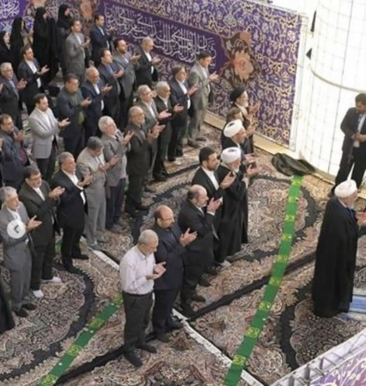 کدام اصولگرایان پشت سر روحانی نماز خواندند؟