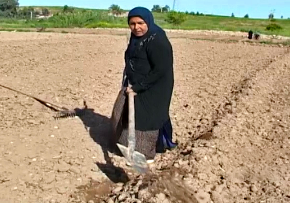 زنی که همسری نابینا دارد و تمام امور را تنهایی به دوش می‌کشد + فیلم